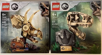 2 LEGO Jurassic World Dino Fossils: Triceratops Skull 76969 & T. rex Skull 76964 - Image 1 of 4