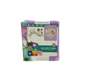 Squishmallows Original "Falling Hearts" Silky Soft  Throw Blanket 40" X 50" New - Picture 1 of 4