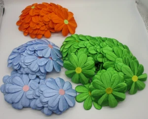 NOS 2 7/8" Wide Satin Stitched Retro Daisies Iron On Flower Patches 170 Pieces - Picture 1 of 5