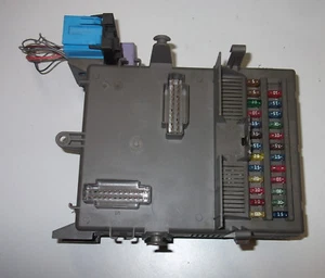 Renault Espace IV ́02 2.2 Diesel Caja de fusibles 8200029726B 12212159E Relé - Imagen 1 de 5