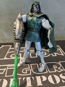Dr. Doom 2006 Marvel 3,75" Legends Actionfigur Spielzeug Showdown Booster Pack Serie - Bild 1 von 8