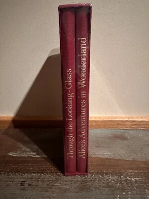 Alice In Wonderland & Through The Looking Glass Book Set In Slipcase Folio Socie Foto 1 de 4