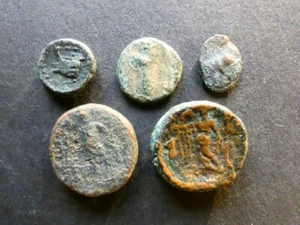 G7. Small group of Greek bronzes, circa 3rd to 1st Century BCE. - Picture 1 of 2