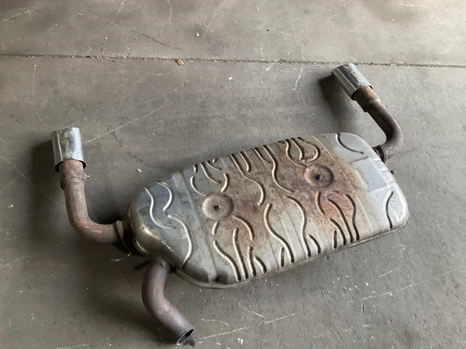 08-13 Silenciador doble escape trasero Volvo C70 2,5 L con tubos T Foto 1 de 4