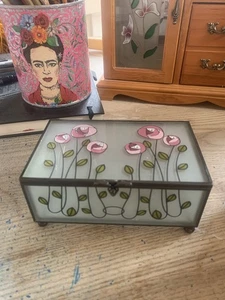 Vintage Style Glass Jewellery Box With Hand painted Design - Picture 1 of 8