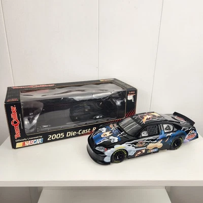B.B. 2005 Wolf #05 NASCAR Die-Cast 1/24 Team Calibre Monte Carlo Pit Stop Race Foto 1 de 4