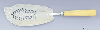 1810 Great English Georgian Sterling Silver Hand Engraved Fish Slice / Server - Image 1 of 4