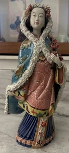 Vintage 12 Zoll chinesische Porzellan ShiWan Frau trägt Cape Figur - Bild 1 von 14