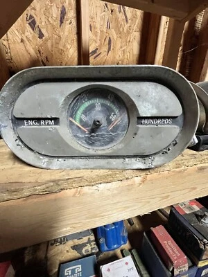 Oldsmobile Starfire 1963 tacómetro, GM original Foto 1 de 2
