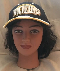 CAPPELLO/CAPPELLO SPORTIVO VINTAGE MICHIGAN WOLVERINES NCAA REGOLABILE - Foto 1 di 8