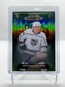 2021-22 Upper Deck Stature - Green Autographs #29 Arthur Kaliyev /10 (AU) - Picture 1 of 2
