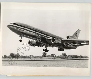 American Airlines DC-10 LUXURY LINER aereo decollo AVIAZIONE 1971 foto stampa - Foto 1 di 2