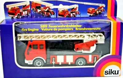 SIKU 2819 MERCEDES-BENZ FIRE ENGINE w/ 360* ROTATION EXTENSION LADDER VGC - Image 1 of 4