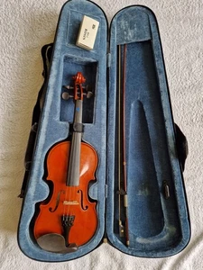 Quarter size Violin by Beaudelaire with bow and hard case - Picture 1 of 7