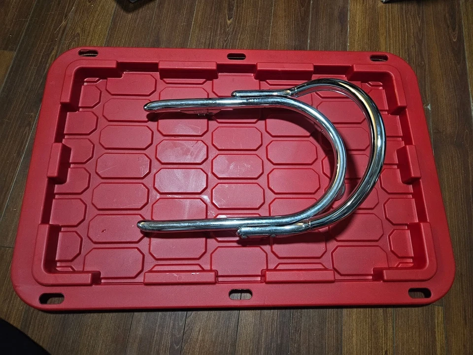 Soporte de riel de barra de agarre usado Triumph Speedmaster T2307134 y T2306609  Foto 1 de 1