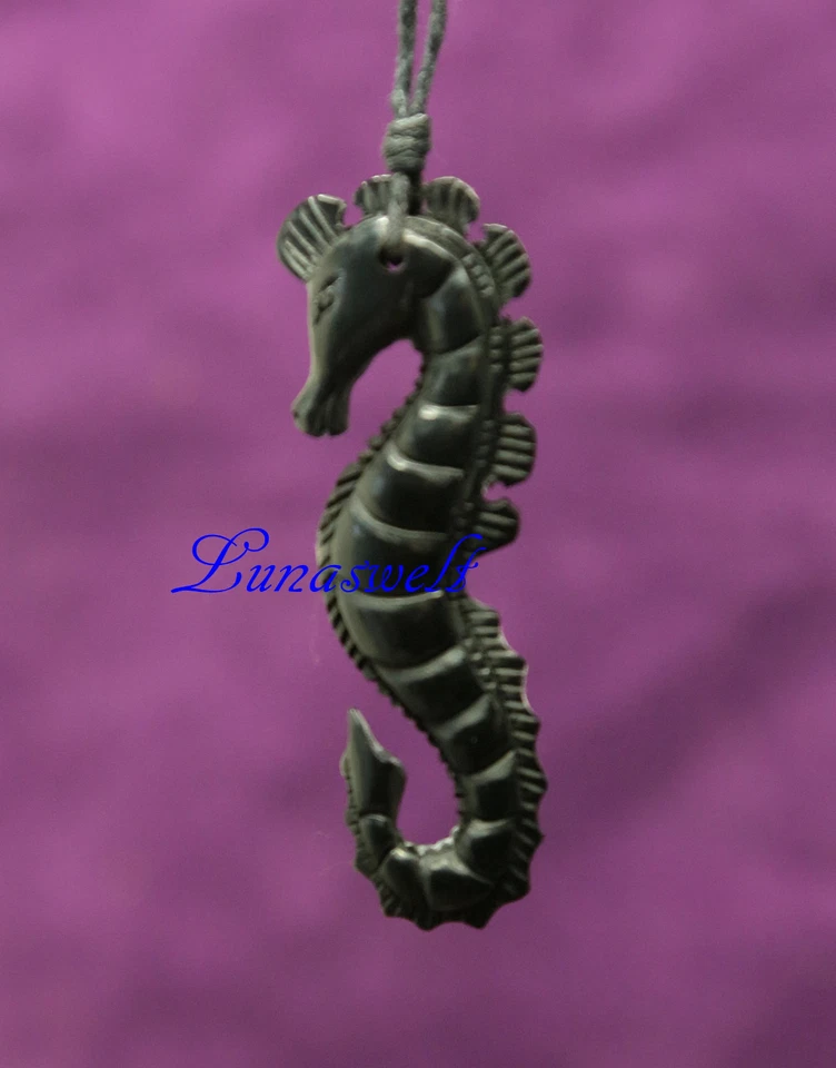 Seepferdchen Schmuck Anhänger vom Wasserbüffel Horn schwarz - Bild 1 von 1