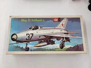 Vintage Universal Powermaster Corp. MIG-21 FISHBED-C Model Airplane Kit 5076-100 - Picture 1 of 8