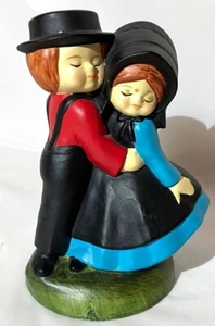 VINTAGE CERAMIC STATUE FIGURINE AMISH GIRL BOY EMBRACE - Picture 1 of 6