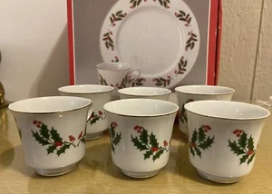 7 Teacup Holly Berries Christmas Holiday Fine China Japan New - Picture 1 of 5