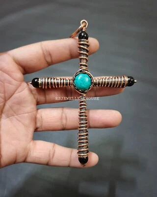 Colgante de piedras preciosas turquesa tibetana envuelto en alambre increíble colgante de cruz hecho a mano Foto 1 de 4