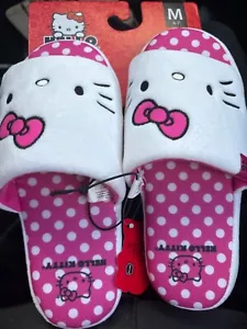 New!!!Hello Kitty Women’s M6-7 Pink & White Slippers - Fast Shipping - Picture 1 of 3
