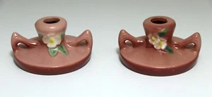 A Pair of Roseville Pink Mock Orange Candleholders - Imagen 1 de 6