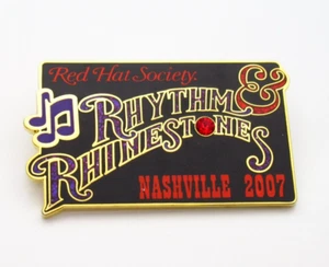 Red Hat Society Pin Rhythm & Rhinestones Nashville 2007 Limited Edition - Bild 1 von 8