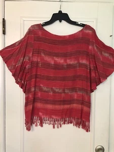 Mehrfarbiges rosa Kurzarmshirt - Glockenärmel, Fransenunterteil, Seitenschlitze - Bild 1 von 18