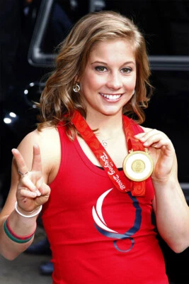 Shawn Johnson American Artistic Gymnast Art Decor Print - POSTER 20x30 Foto 1 de 4
