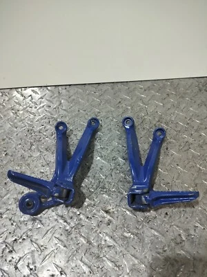 Suzuki GSXR 1000 750 600 2001-2003 OEM pasajeros juegos traseros con estriberas Foto 1 de 4