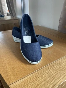 Ladies Shoes Blue Denim / White Size 7 Small Wedge George Brand New - Picture 1 of 4