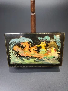 Vintage 1973 RUSSO dipinto a mano 3 CAVALLI 3 figurine Troika slitta PALEKH scatola lacca - Foto 1 di 16