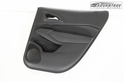 2024-2025 CHEVROLET TRAX PAINEL INTERNO TRASEIRO DIREITO PORTA COM ALÇA FABRICANTE DE EQUIPAMENTO ORIGINAL - Imagem 1 de 4