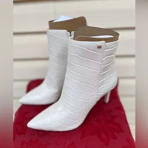 Michael Kors cream crocodile pattern ankle booties, pointy nose, zipper, 8.5 - Picture 1 of 11