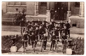 BICICLETAS Gran Grupo de Niños PARÍS FRANCIA Vintage 1909 Foto Postal - Imagen 1 de 2