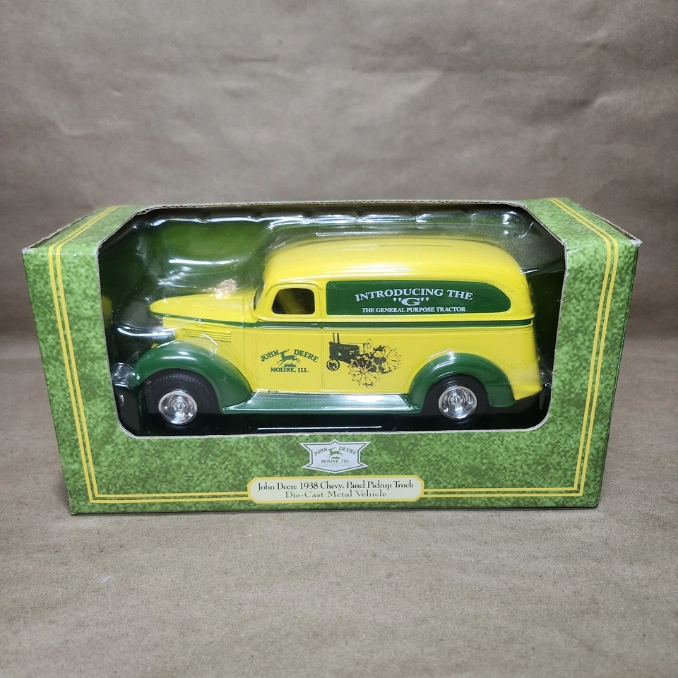 John Deere 1938 Chevy Panel Pickup Truck G Tractor Coin Bank 1/25 Ertl #15235 - Image 1 of 4