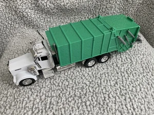 1/32 New Ray Kenworth W900  White & Green Garbage Truck Collectible Toy - Picture 1 of 14