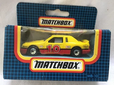 MATCHBOX MB 10 BUICK LE SABRE - BOXED - Image 1 of 4