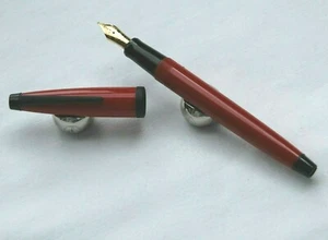Magnífico Bolígrafo Pluma Cross Rojo Escritura M Media W74 - Picture 1 of 12
