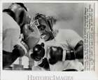 1972 Press Photo Boxer Joe Frazier spars with Mike Boswell at Omaha, Nebraska