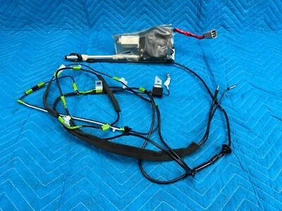 Toyota Land Cruiser LX470 Antenna w/ Holder 86309-60091 1999-2007 OEM - Image 1 of 4