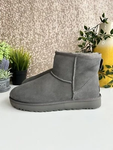 Stivali UGG Classic Mini grigi taglia UK 10,5 - Foto 1 di 17