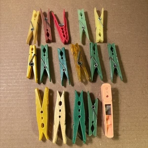 Vintage 70s/80s Plastic Clothespins, Lot of 16 Mixed Variety - Picture 1 of 1