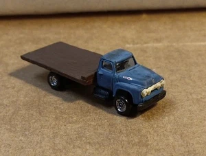 Classic Metal Works Blue 1954 Ford Flatbed With Load   N scale - Picture 1 of 8