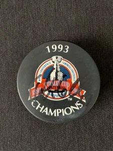 John LeClair Montreal Canadiens 1992-1993 Stanley Cup Champions Signed Puck - Picture 1 of 4