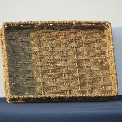 VASSOIO IN VIMINI CON STRUTTURA IN FERRO - ITALIA - VINTAGE - Immagine 1 di 4