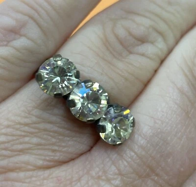 Anillo de 3 piedras kimono Sabika Foto 1 de 3