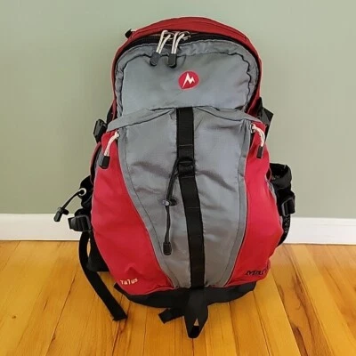 Mochila Marmot Talus Biospan acolchoada rígida traseira vermelha cinza preta caminhada acampamento - Imagem 1 de 4