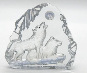 Wolves Howling At Moon Lead Crystal Glass Etched Two-Toned 3D 4" Paperweight - Picture 1 of 5
