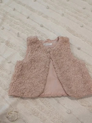 Chaleco de felpa suave rosa H&M talla 4-5 Foto 1 de 4